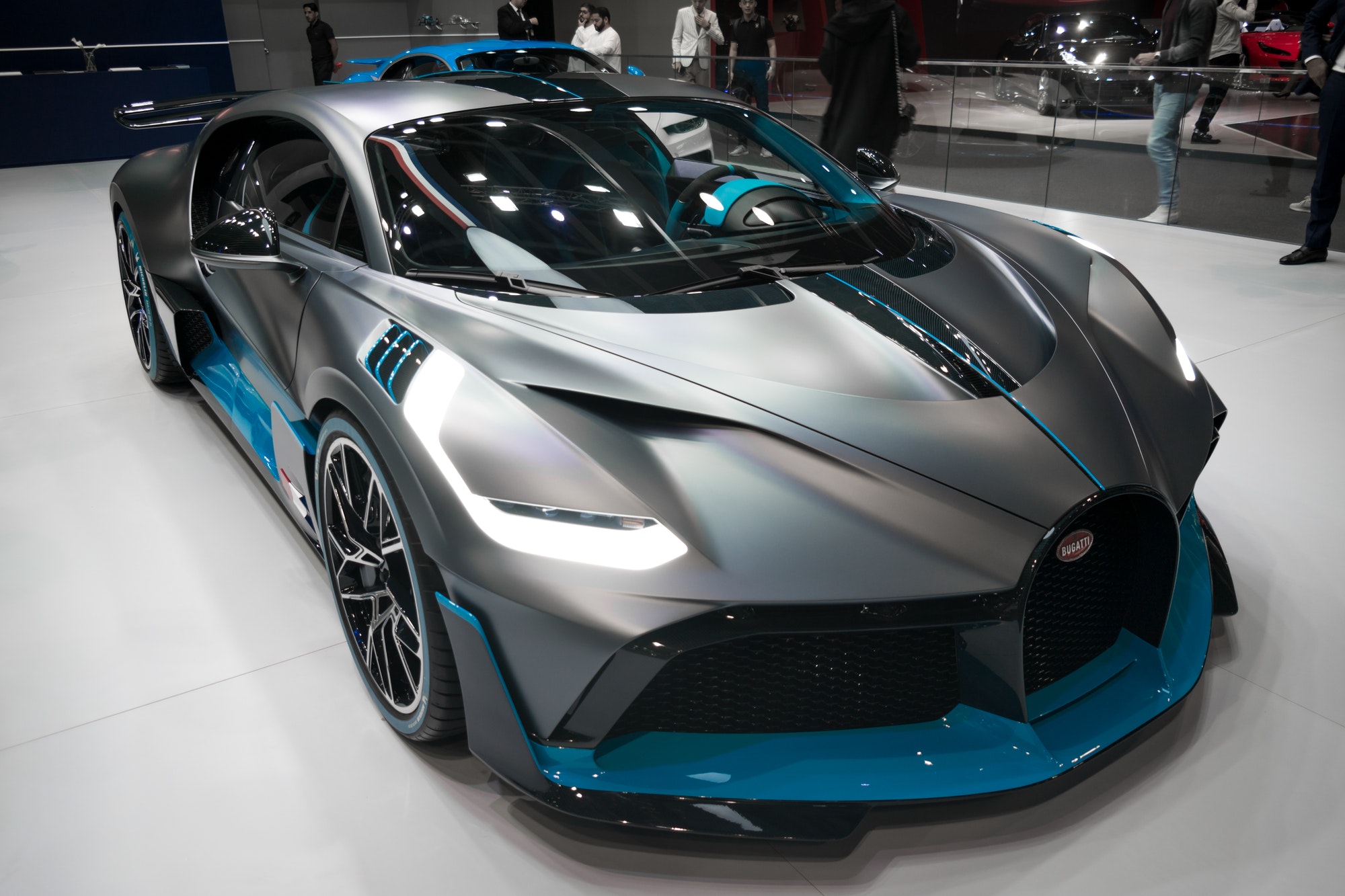 bugatti-divo-brand-new-2020-mid-engine-track-sports-car-dubai-motor-show.jpg